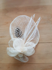 Fascinator - Cream color, Small Elegant, Net w/ Feathers