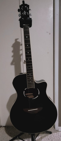APX500 Yamaha Accoustic Guitar