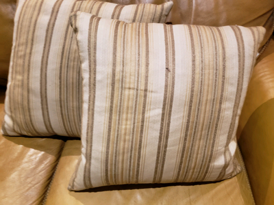 Coussins décoratif brun et taupe Decorative pillows , View more