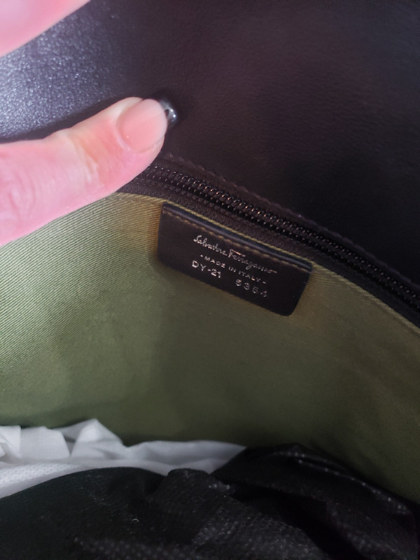 Salvatore Ferragamo leather top handle bag *Authentic * in Women's - Bags & Wallets in Fort McMurray - Image 4