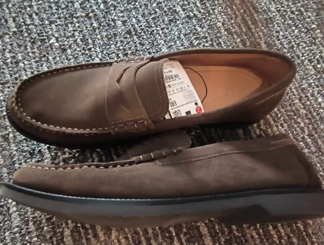  100% Genuine Leather Suede Loafers – Size 11 (EU 44) in Security Systems in City of Montréal - Image 8