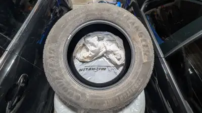 Set of 4 tires with less than 5,000 km of use and 2025 DOT dates. They were lightly used and are in...