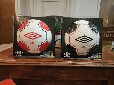 Ballon de Soccer Umbro , 25$ chaque , View more