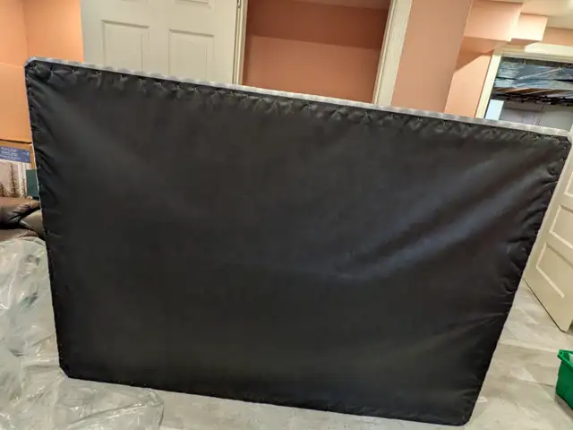Low profile double box spring in Beds & Mattresses in Bedford - Image 4