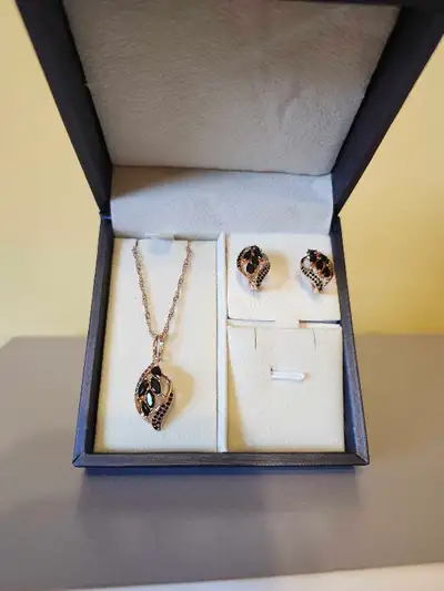 585RG Stamped Onyx Necklace Set , View more