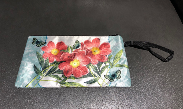 BRAND NEW Pencil case / Make up bag $5 in Hobbies & Crafts in Kingston