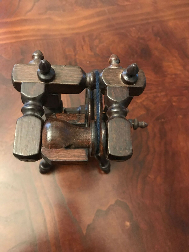 Vintage miniature hand made wooden spinning wheels 9”. in Arts & Collectibles in Markham / York Region - Image 4