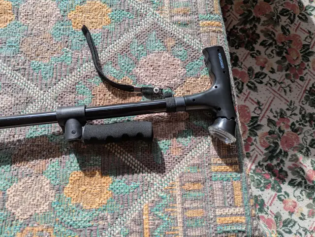 New Foldable Walking Cane With Quad Base, Light and Alarm in Health & Special Needs in Calgary - Image 8
