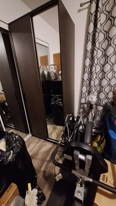 Commode-Penderie Ikéa avec miroir, View more