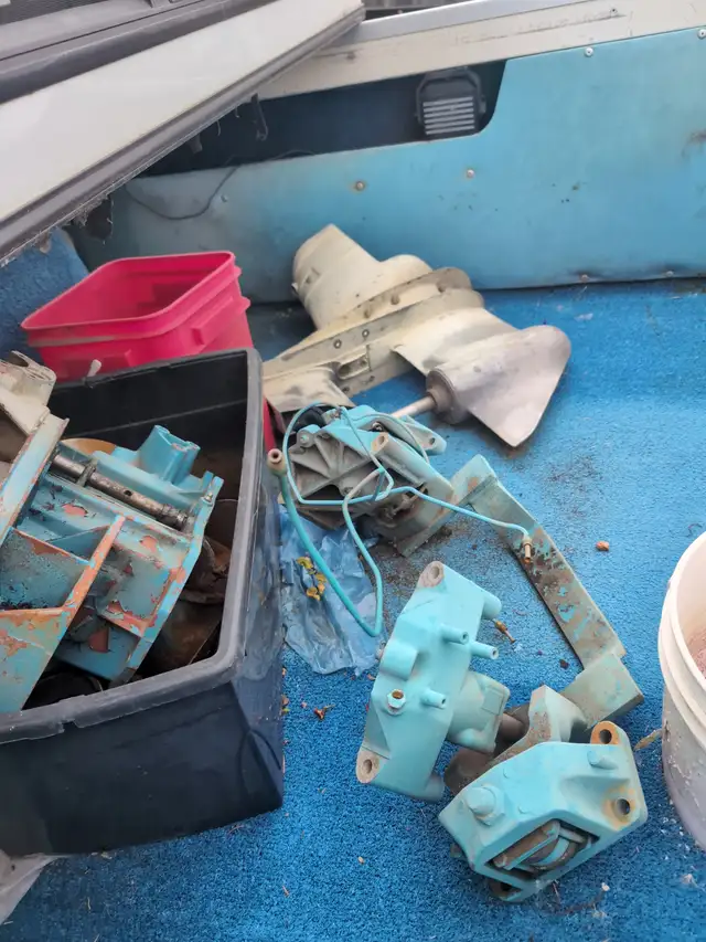 16' ALUMINUM BOAT WITH TRAILER in Powerboats & Motorboats in Edmonton - Image 5