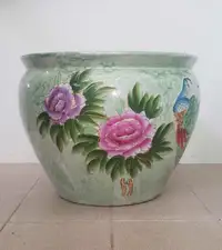 Large Chinese Vase w flowers and Peacocks