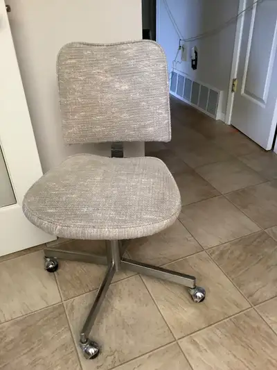 Recovered office chair $5.00
