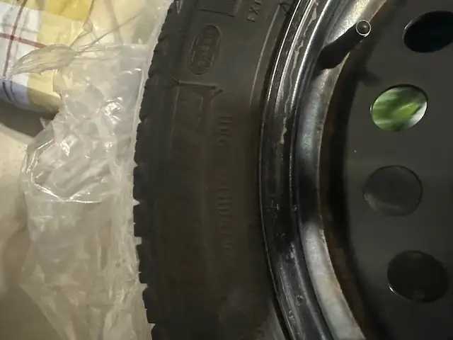 225/50R17 Winter tires in Tires & Rims in Oakville / Halton Region - Image 3
