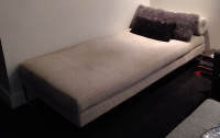 Daybed Lounger With Moveable Bolster