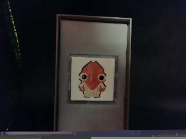 2022 Niue Star Wars Admiral Ackbar999 1oz Fine Silver Chibi Coin in Arts & Collectibles in Mississauga / Peel Region - Image 3