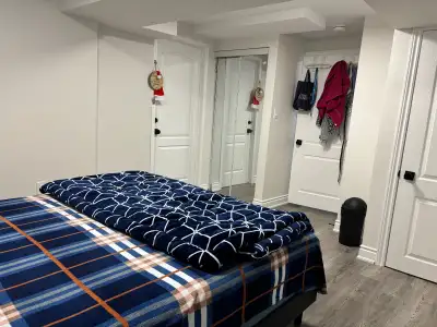Private Room on Rent for Girl (Sandalwood - Dixie) FURNISHED Room • Separate Laundry • Separate Entr...