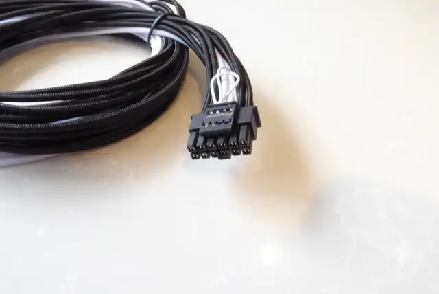 GPU power cable, Fasgear. RTX 3090 Ti, 4080 and 4090 4+4 Male in System Components in Oakville / Halton Region - Image 5