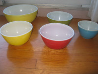 Anciens PYREX de couleurs.