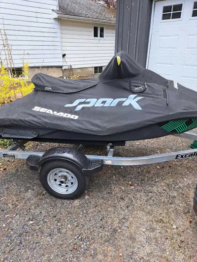 Well cared for Trixx comes with trailer, cover and bumpers. Front storage compartment. 152hrs. Servi...