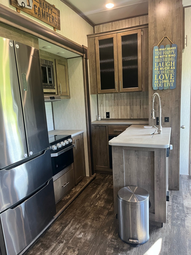 2019 Sabre fifth wheel in RVs & Motorhomes in Peterborough - Image 3