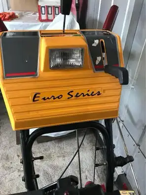 Murray Snow Blower Euro Series 1030 in Snowblowers in City of Toronto - Image 4