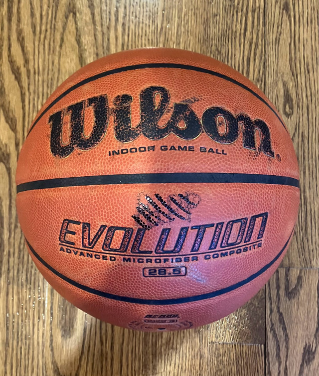 Wilson evolution basketball - size 28.5 / size 6 dans Basketball  à Ville de Montréal