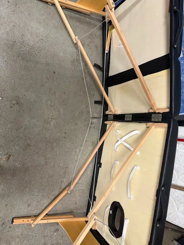 Portable Massage Table (Folding)64656288169857122