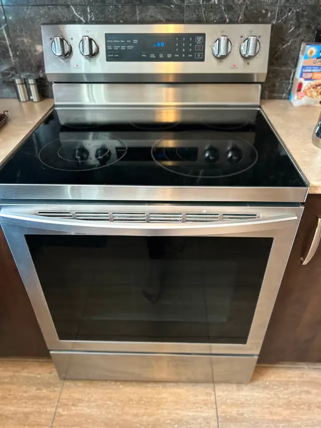 Samsung Electric Range in Stoves, Ovens & Ranges in Longueuil / South Shore - Image 3