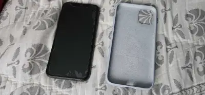 For Trade - Ipad Air 4th Gen 256GB + Iphone 11 256GB, View more