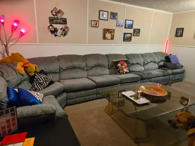 Perfect for 2 people, A large private basement suite with 2 bedrooms, fully furnished. 2 good sized...