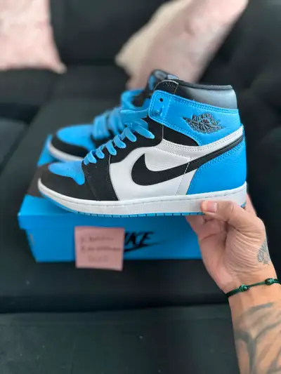 WTS Jordan 1 UNC Toe Size 10 Worn once very carefully - 9/10 Can meet Downtown Toronto or in Durham...