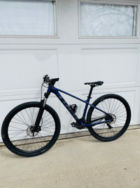 Like-New Trek Marlin 5 in excellent condition, 29” wheel size