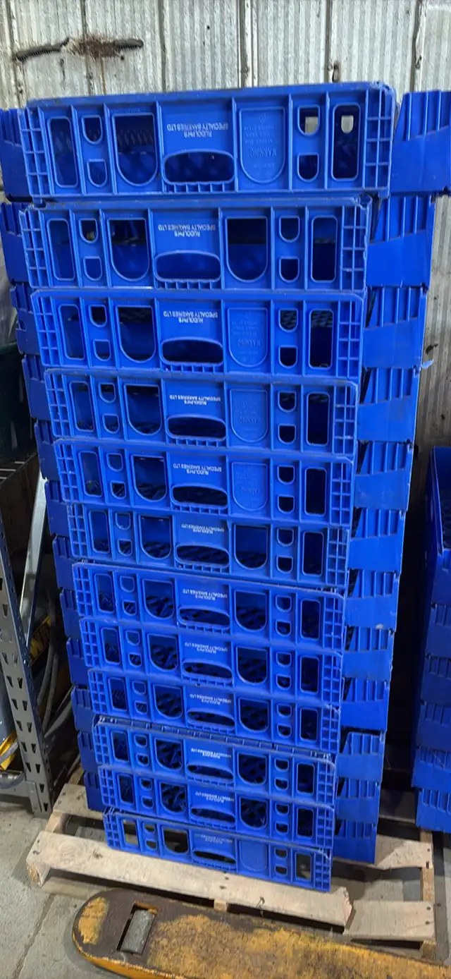 blue bread trays - 30 x 22 inches - used in Kitchen & Dining Wares in Sarnia - Image 2