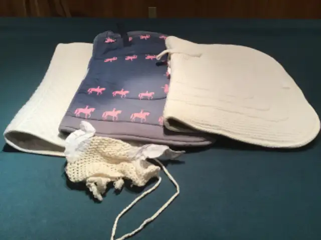 Horse Riding Pads (3) & White Horse Hat in Equestrian & Livestock Accessories in North Bay - Image 6