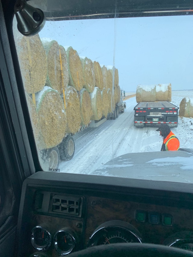 Hay/ Straw Hauling & SalesBased out of MB Livestock Saskatoon Kijiji