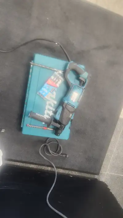 makita hr2641 hammer drill/bits/case /chissells 185$$, View more