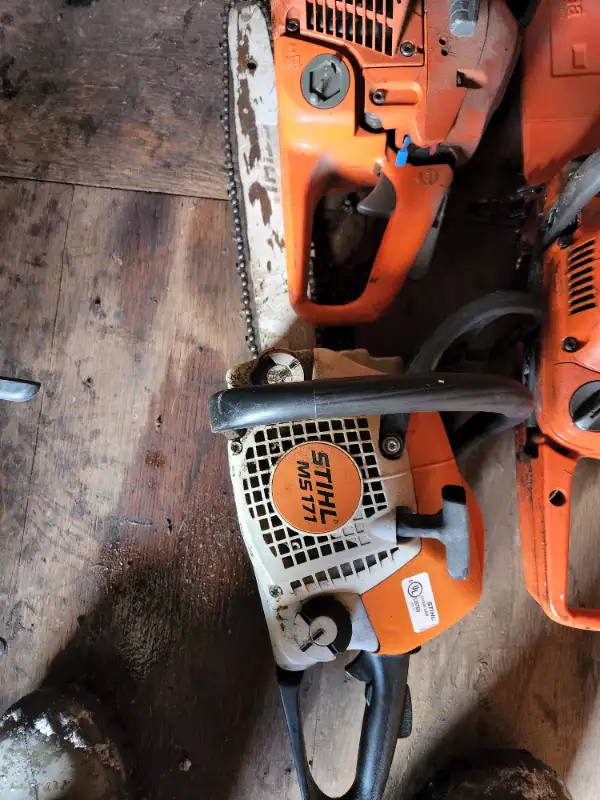 Used husqvarna chain saws in Power Tools in Regina - Image 4