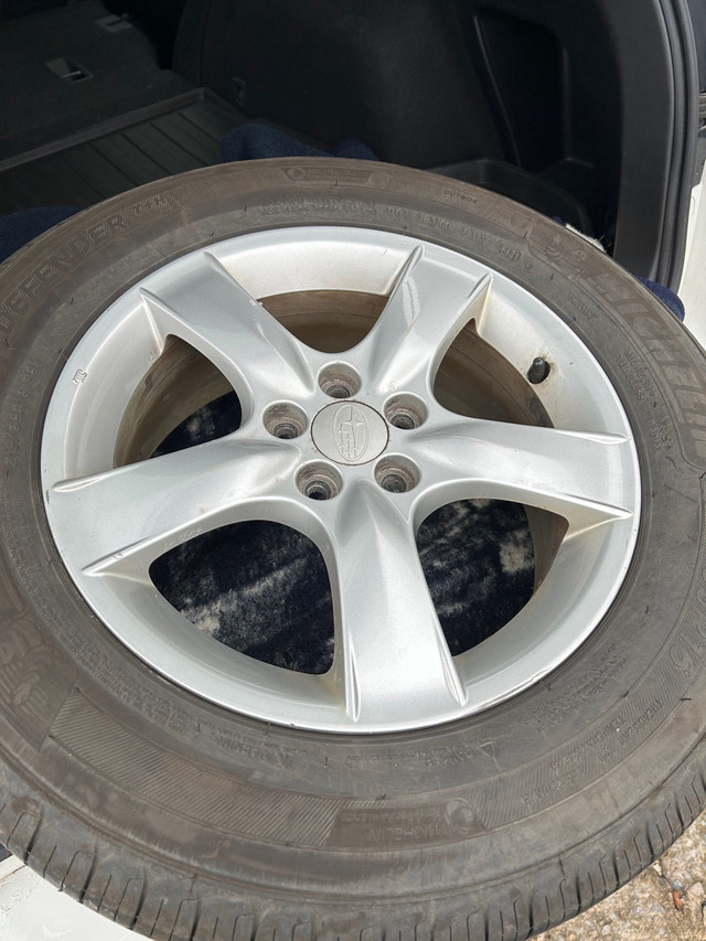 Used Michelin Defender 215/65R16 on Subaru rims in Other in Mississauga / Peel Region - Image 2