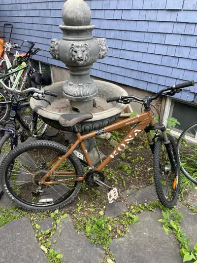 Kona shred limited edition coffee brown mountain bike! Rear gears need to be replaced but otherwise...