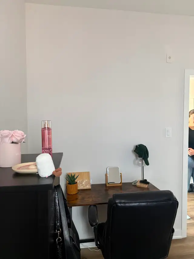 Bedroom for sublet in a 4 bed 2 bath apartment from May to Aug in Short Term Rentals in Ottawa - Image 4