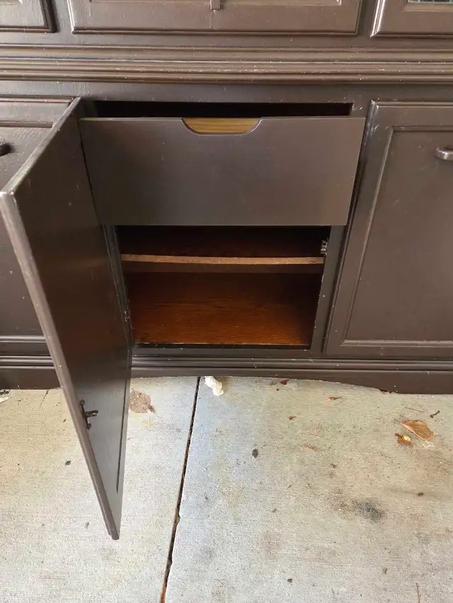 China Cabinet in Hutches & Display Cabinets in London - Image 3