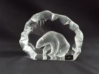 Matts Jonasson-  Polar Bear - Lead Crystal - Made in Sweden.