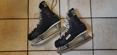 Bauer Black Panther Skates, Mens Size 10, View more