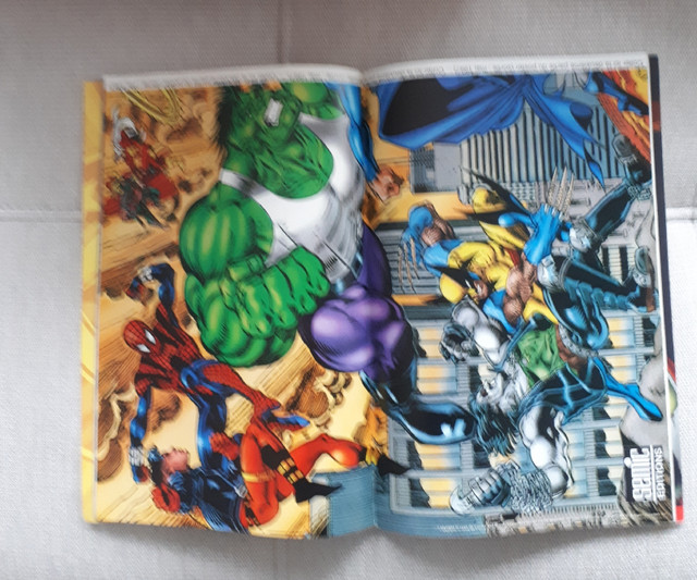 Comic BD DC versus Marvel #4  dans Bandes dessinées  à Laval/Rive Nord - Image 3