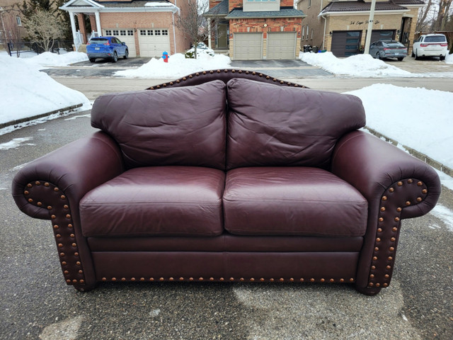 very comfy Raw-Hide full leather couches, delivery available in Couches & Futons in Mississauga / Peel Region - Image 4