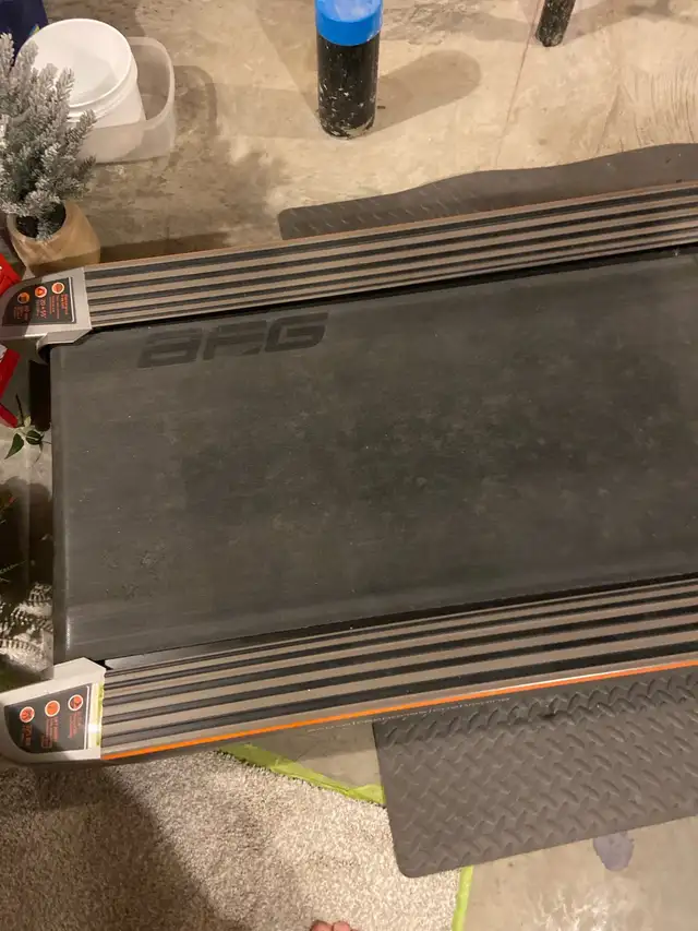 treadmill afg 3.1at in Exercise Equipment in Edmonton - Image 4