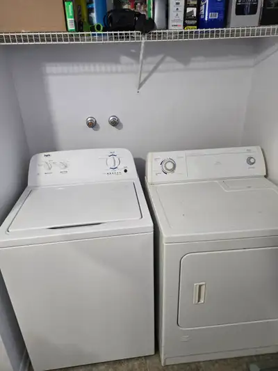 Laveuse et secheuse, View more