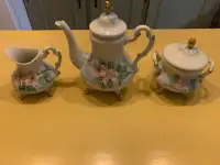 Dainty Flowered Teapot Set