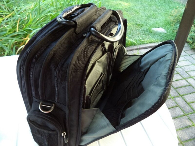 sac pour portable dans Accessoires pour portables  à Longueuil/Rive Sud - Image 3