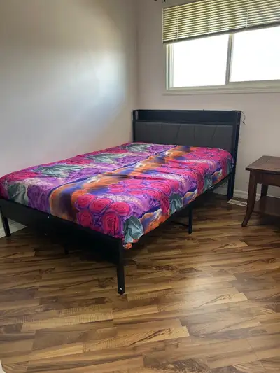 Private room available in temple ne. Message for more info